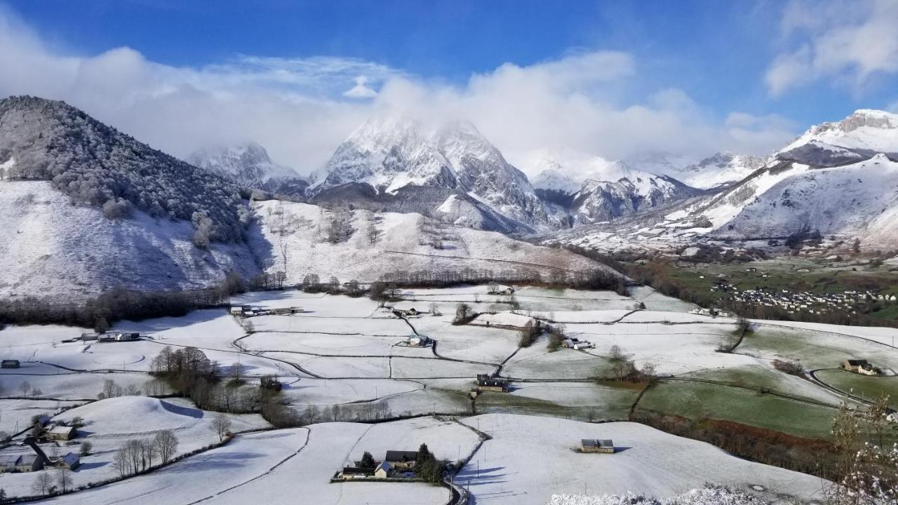Gite De Montagne Du Plateau De Lhers- Accueil Randonneurs Accous Екстер'єр фото