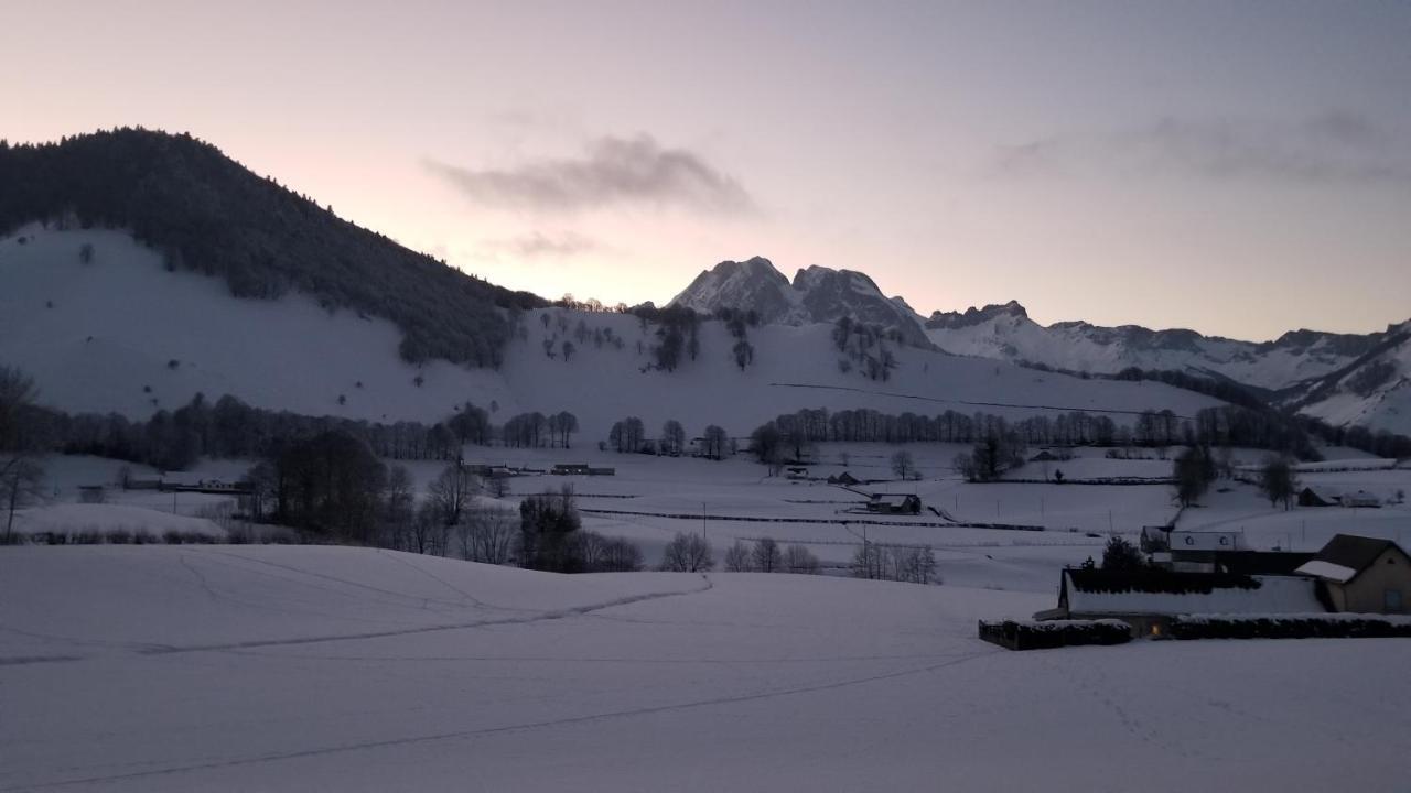 Gite De Montagne Du Plateau De Lhers- Accueil Randonneurs Accous Екстер'єр фото