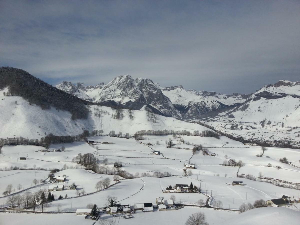 Gite De Montagne Du Plateau De Lhers- Accueil Randonneurs Accous Екстер'єр фото